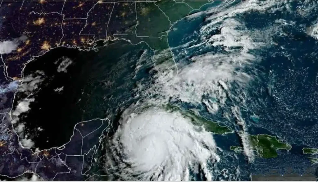 Hurricane ian strengthens to a Category 3 storm as it takes aim at Florida